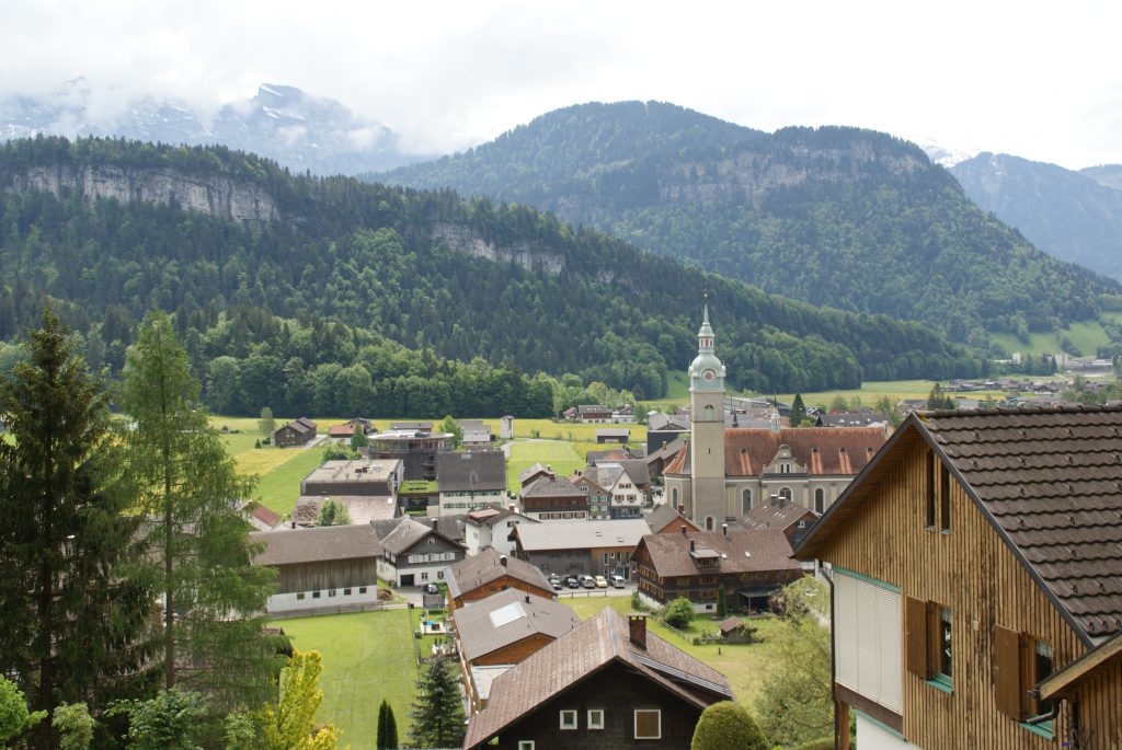 Blick auf die österreichische Gemeinde Bezau