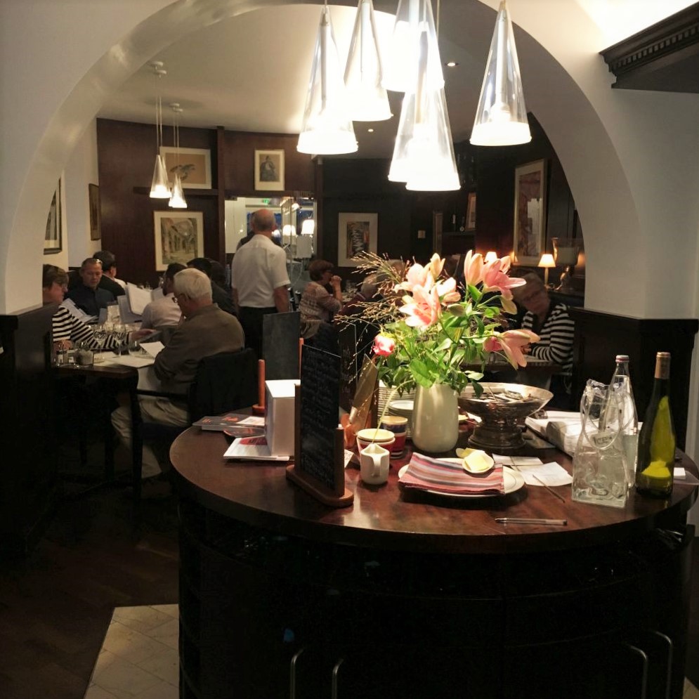 Abendessen im Lieblingsrestaurant von Kommissar Dupin: das L'Amiral in Concarneau.